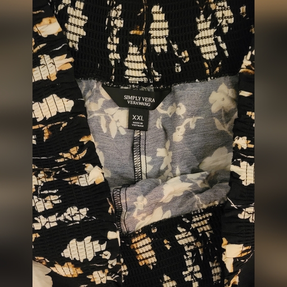 Wide Leg Floral Pants - Picture 2 of 3